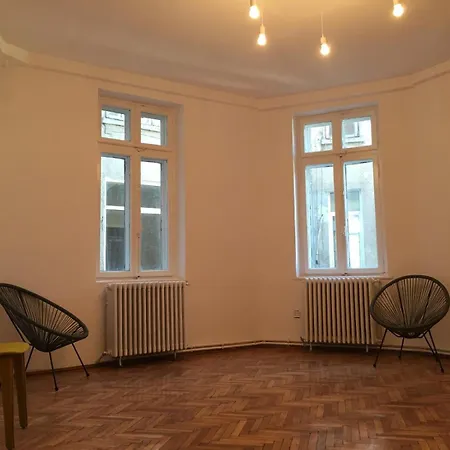 Calea Mosilor Vintage Minimalist 4