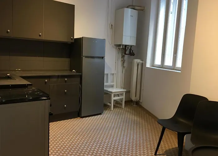 Calea Mosilor Vintage Minimalist 4