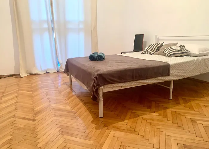 Calea Mosilor Vintage Minimalist 4 * 부쿠레슈티