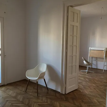 Calea Mosilor Vintage Minimalist 4